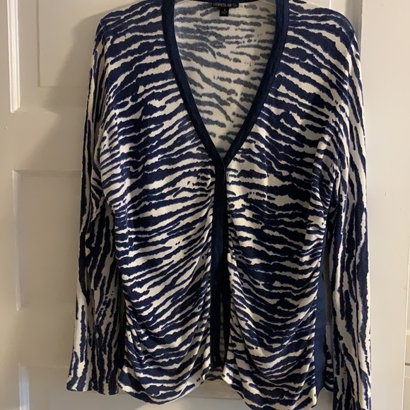 Gorgeous and figure flattering twin set - Picture 7 of 9